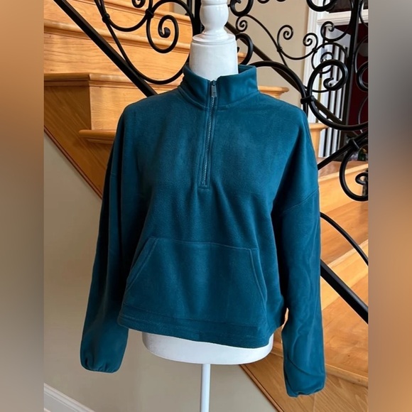 Fabletics Fleece Pullover Size Medium Green New with Tags